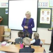 Алена Дмитриевна Сокольская посетила школу в Демьяново
